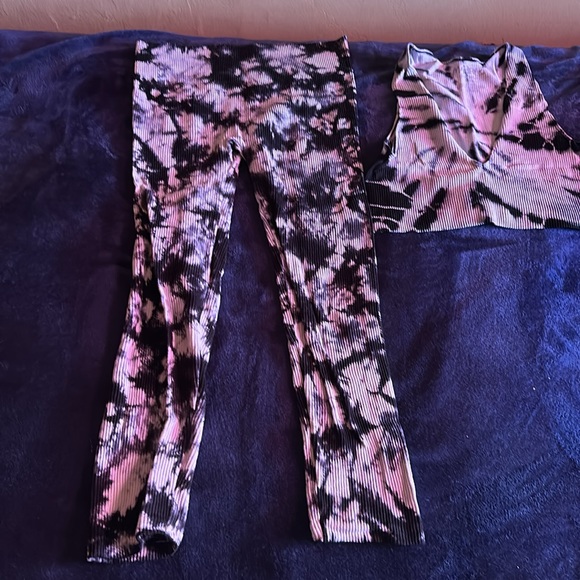 MADRAG TYE DYE 2PC LEGGINGS SET FOR WOMEN PRELOVED IN GREAT CONDITION - Picture 2 of 7
